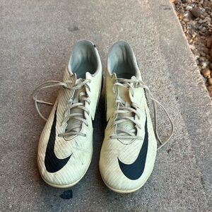 Nike Men's Beige and Black Athletic Shoes